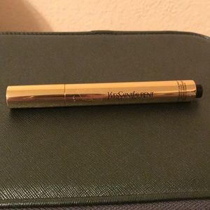 YSL ALL-OVER BRIGHTENING PEN